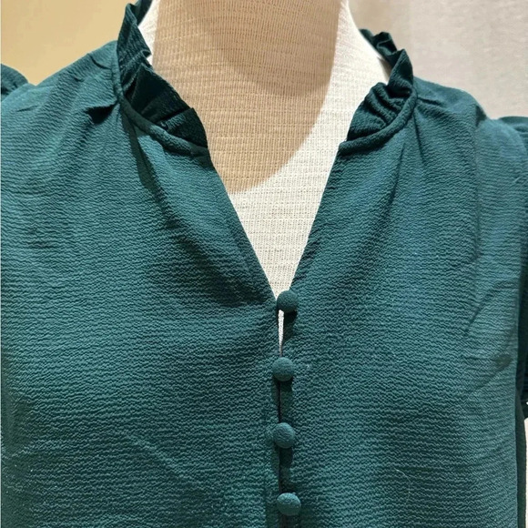 Shirt - Picture 2 of 7